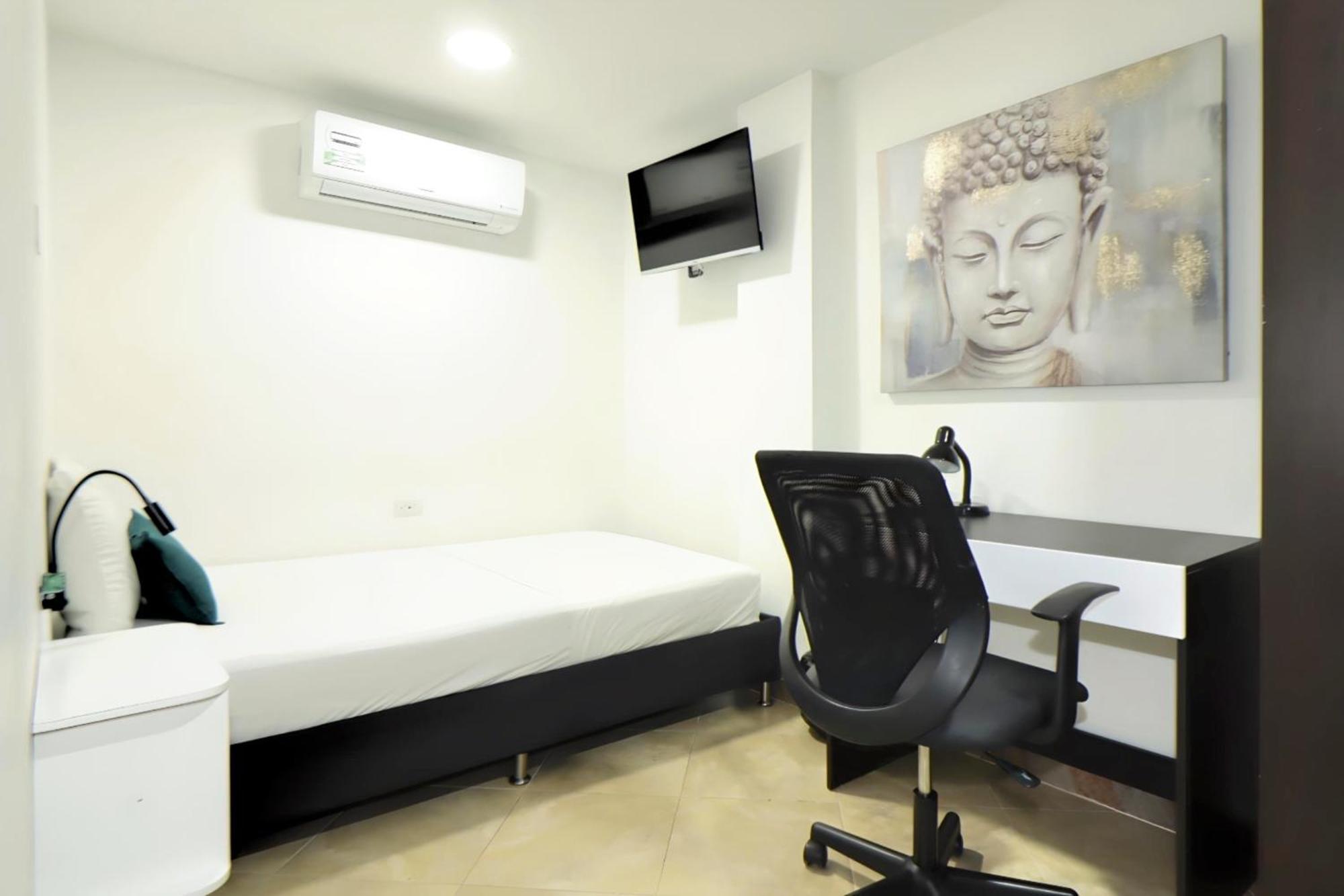 Ayenda Coliving La 78A Hotel Medellin Exterior photo